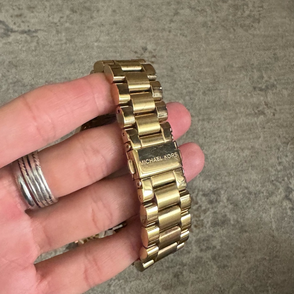 Michael Kors Bradshaw Gold Watch - Picture 4 of 6